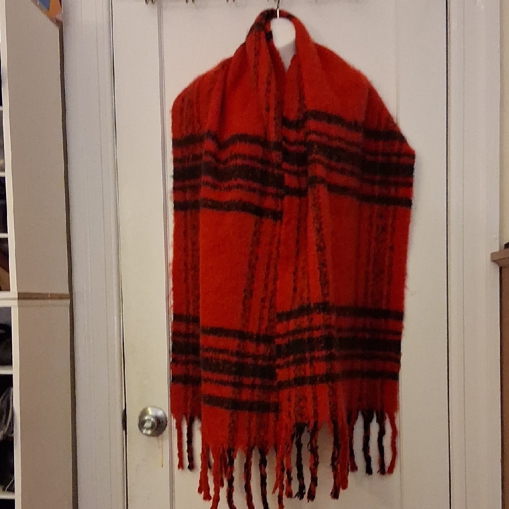 Banana Republic Red and Black Oversized Soft Scarf Shawl Stole with Fringes NWT